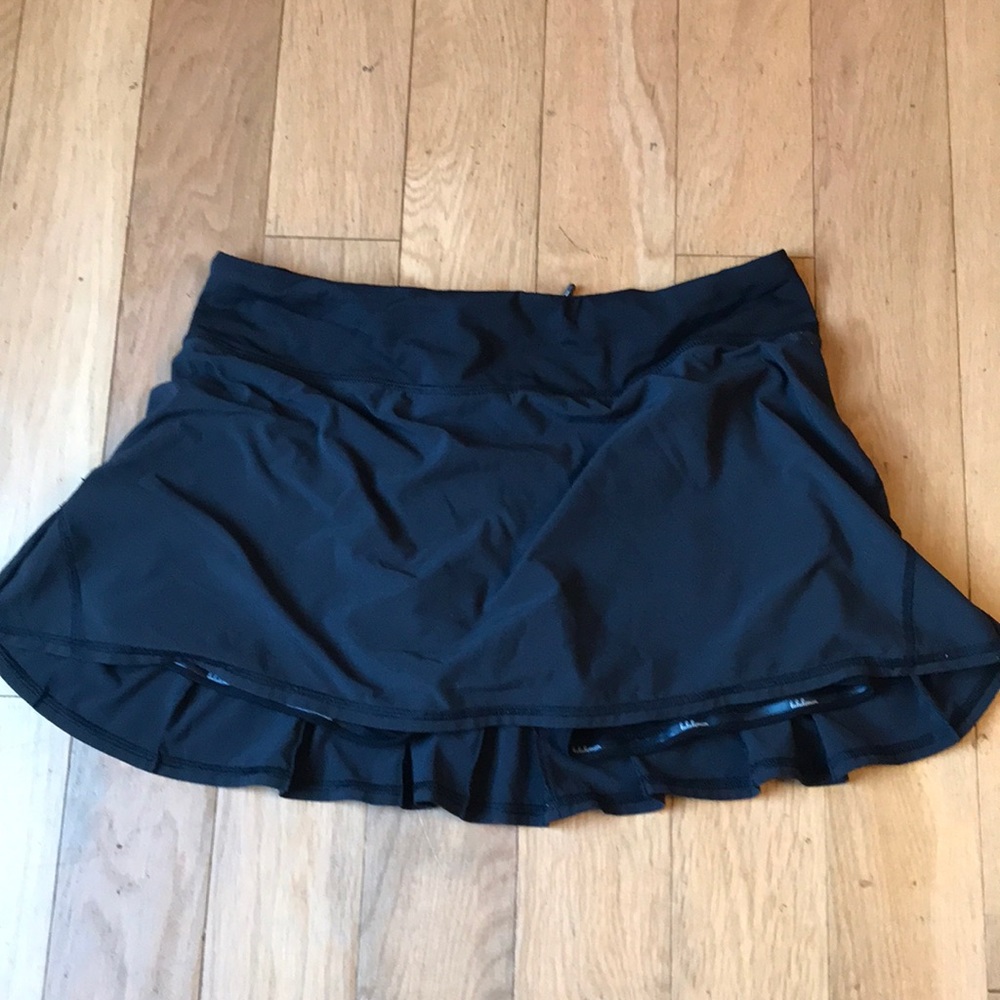 Lululemon circuit breaker skirt size 8